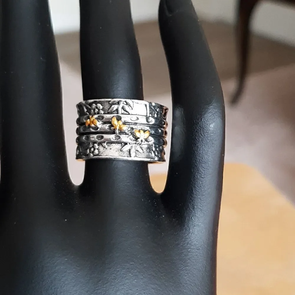 NWOT  Made in Italy silver wide band ring with 3 little bees.